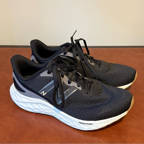 New Balance Fresh Foam Women’s Running Shoes - Picture 1 of 6